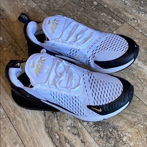 Black/White/Gold Nike Air270’s.